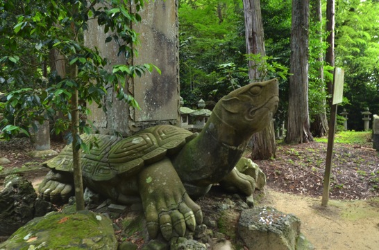 月照寺の石の大亀
